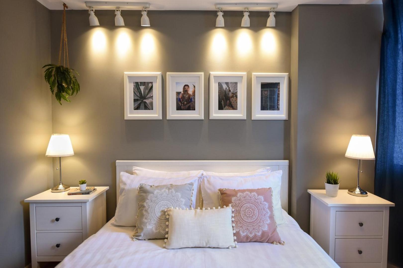 Downtown Oasis: Central Apartments With Cozy Charm Bukarest Rum bild